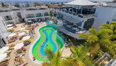Tasia Maris Oasis