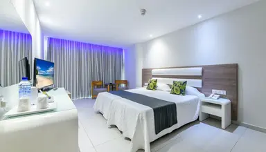 Tasia Maris Sands Beach