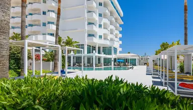 Tasia Maris Sands Beach