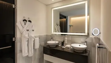 Th8 Palm Dubai Beach Resort Vignette Collection