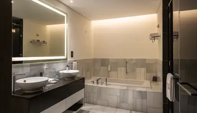 Th8 Palm Dubai Beach Resort Vignette Collection