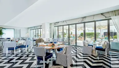 Th8 Palm Dubai Beach Resort Vignette Collection