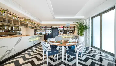 Th8 Palm Dubai Beach Resort Vignette Collection