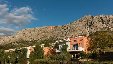 Thalassa (Paleros)