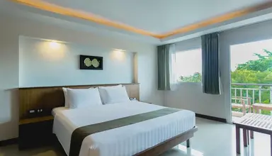 Thanthip Beach Resort