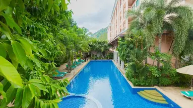 Thanthip Beach Resort