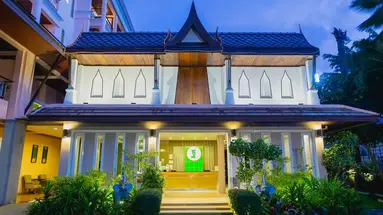 Thanthip Beach Resort