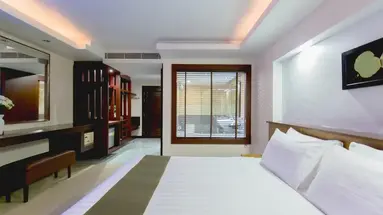 Thanthip Beach Resort