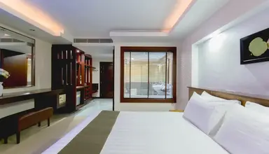Thanthip Beach Resort