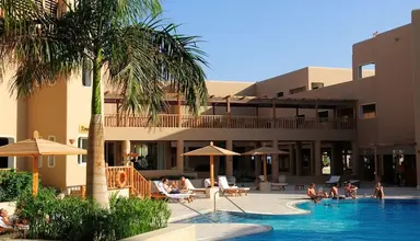 The Breakers Diving & Surfing Lodge
