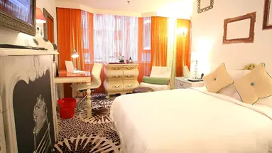 The Luxe Manor