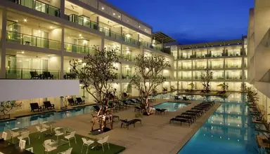 The Old Phuket - Karon Beach Resort
