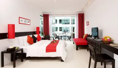 The Old Phuket - Karon Beach Resort
