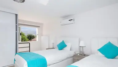 The Ship Inn & Villas