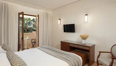 Theartemis Palace