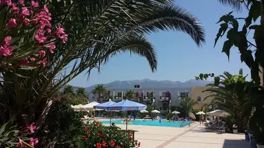 Tigaki Beach