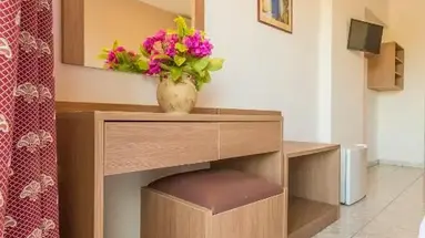 Tina Flora