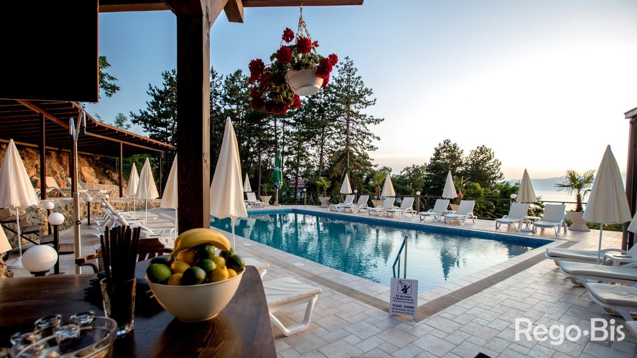 Tino Sveti Stefan