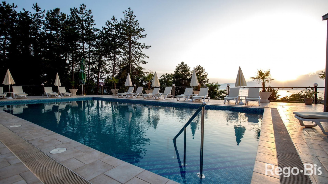 Tino Sveti Stefan