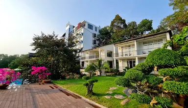 Tom Hill Resort & Spa