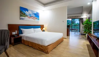 Tom Hill Resort & Spa