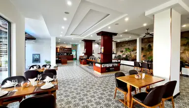 Tom Hill Resort & Spa