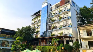 Tom Hill Resort & Spa