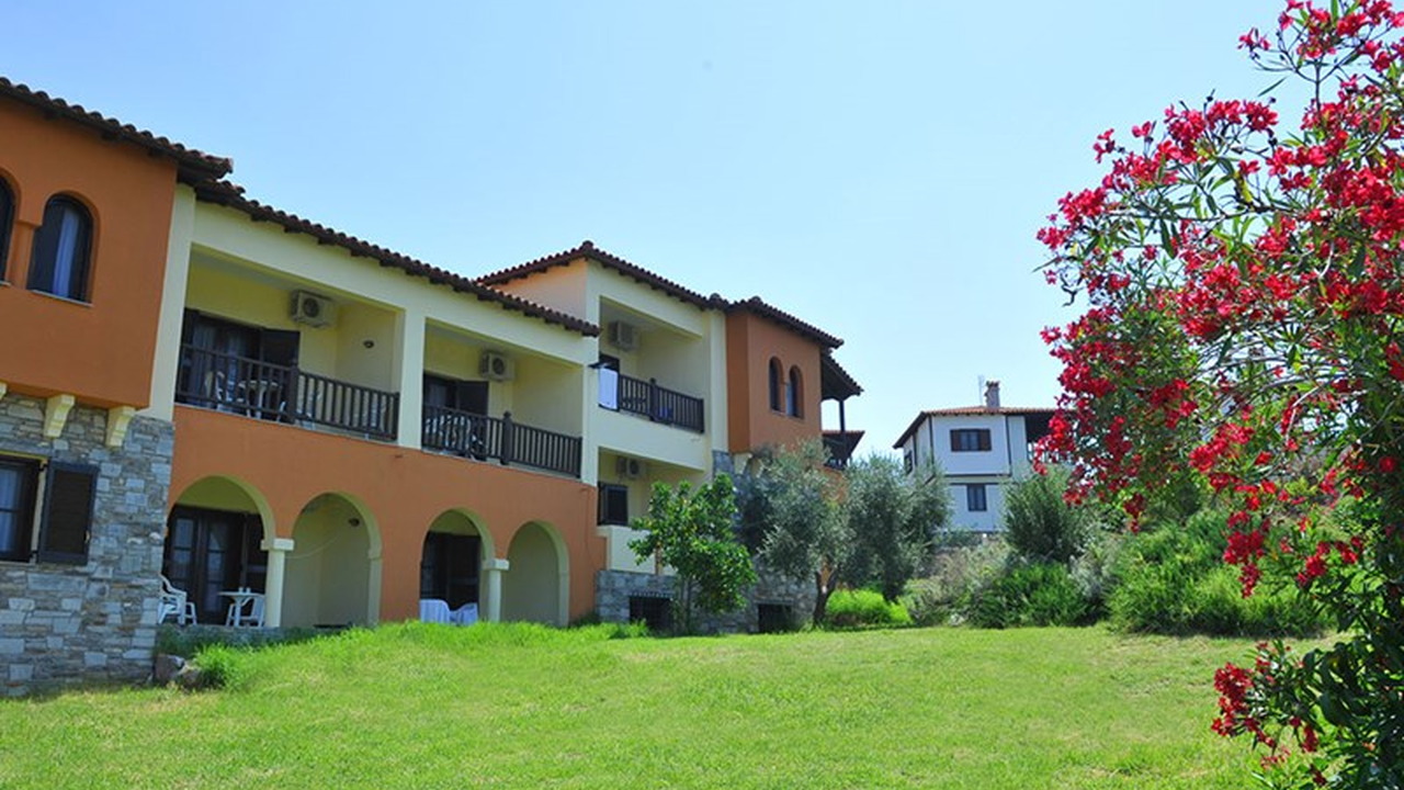 Toroneos