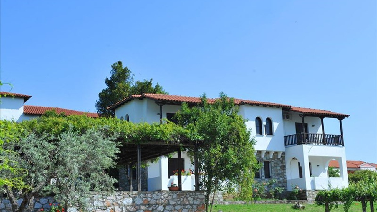 Toroneos
