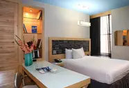 Tryp Times Square South
