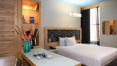 Tryp Times Square South