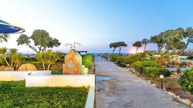 Tsagarakis Beach