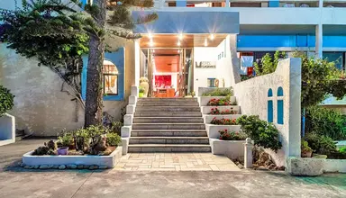 Tsagarakis Beach