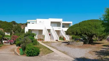 Tselios Apartments & Studios