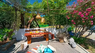 Tselios Apartments & Studios