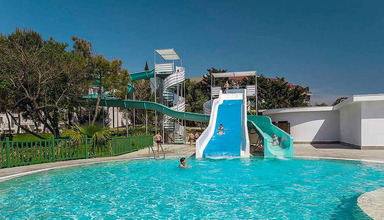TUI FAMILY LIFE Side