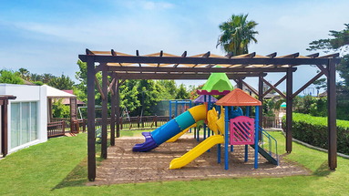 TUI FAMILY LIFE Side
