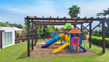 TUI FAMILY LIFE Side