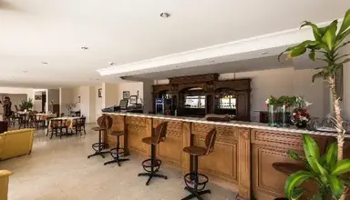 Tuntas Suites Altinkum