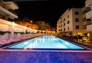 Tuntas Suites Altinkum