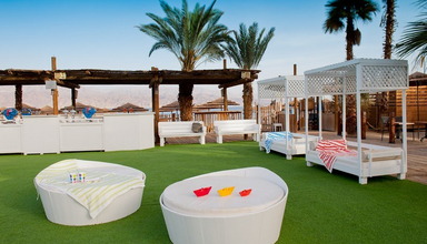 U Coral Beach