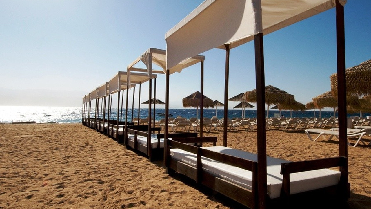 U Coral Beach