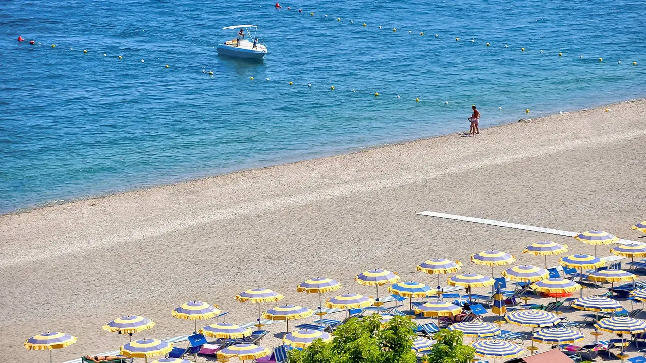 Una Naxos Beach Sicilia