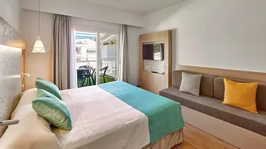Universal Aparthotel Elisa