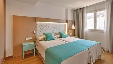 Universal Aparthotel Elisa