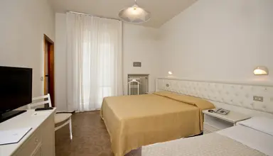 Universal (Cervia)