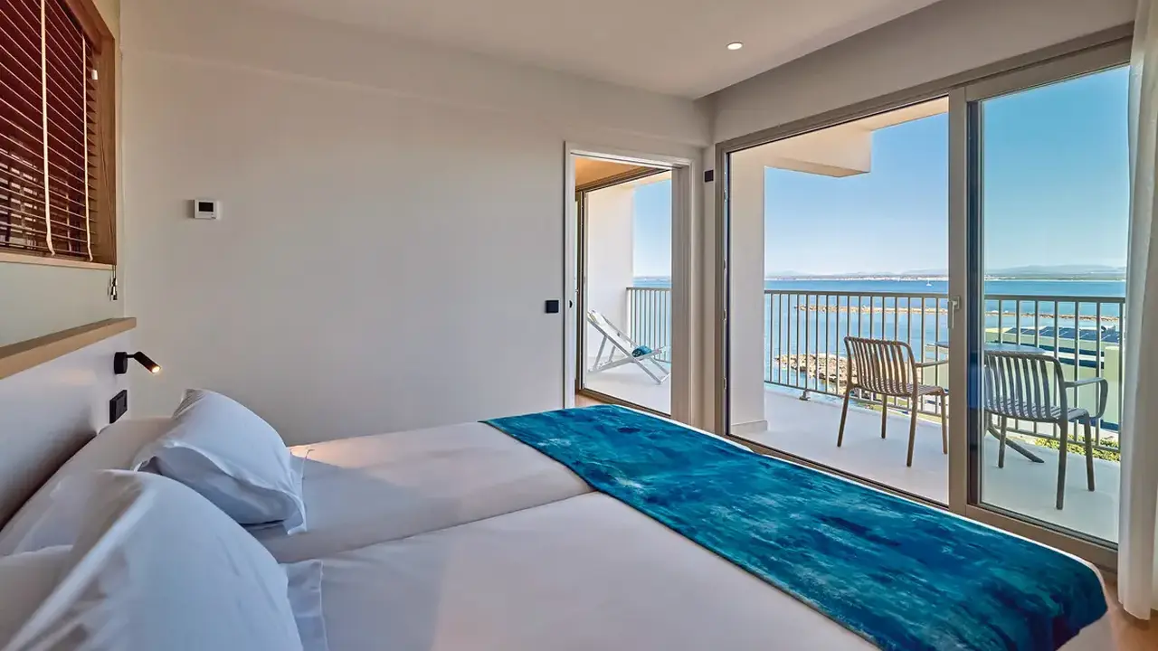 Universal Romantica (Colonia Sant Jordi)