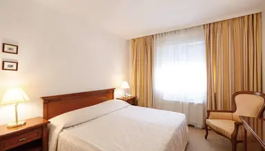 Val