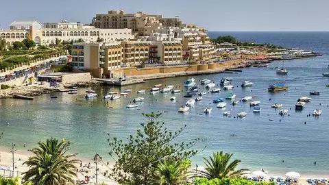 Hotel Verdi St. George's Bay Marina