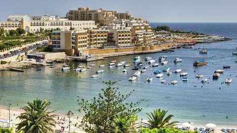 Hotel Verdi St. George's Bay Marina